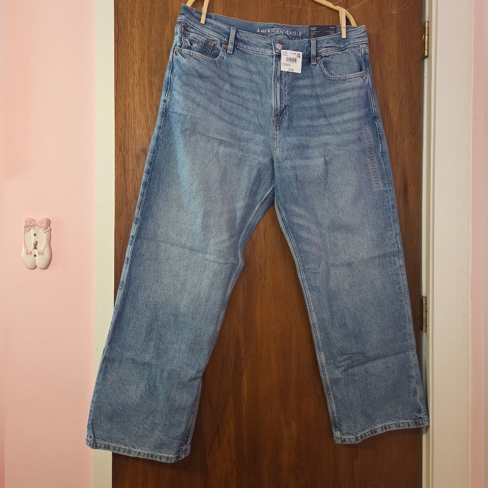 BNWT American Eagle LowRise Strigid Boyfriends Jeans fresh bright wash Size 16